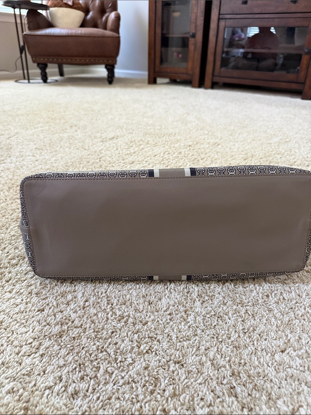 Tory Burch Gemini Link Tote - Picture 5 of 6